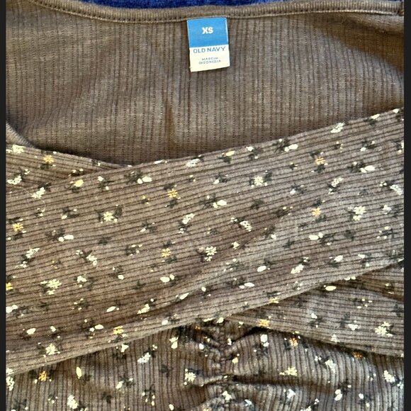 Old Navy Long Sleeve Floral Ribbed Top - Picture 4 of 6